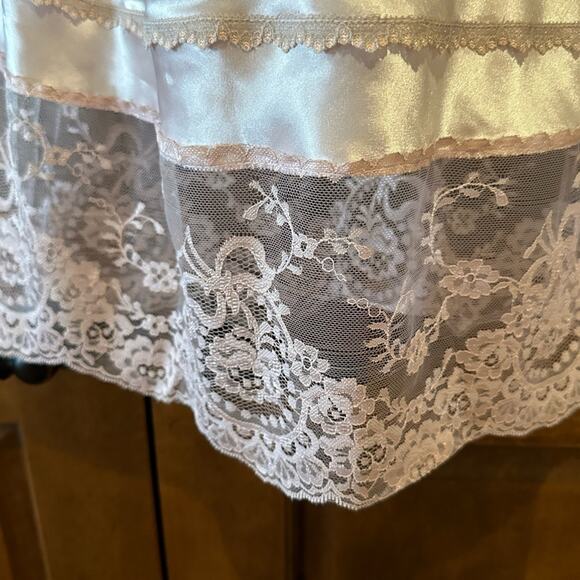 Vintage Lady Carmen Dallas Womens Ice Pink Satin Lace Slip/Dress/Gown Made USA - Picture 6 of 11